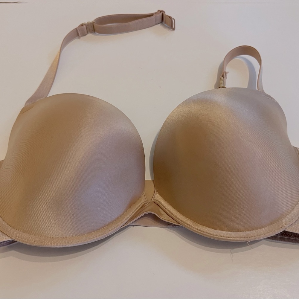 NWOT 34DDD/F LeMystere bra. Taupe color.